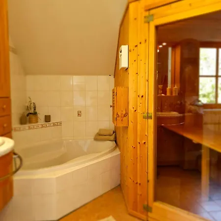 וילה Sara - Traumhafter Seeblick, Familienparadies, Ruhelage