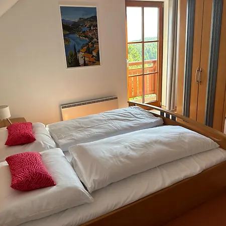 Sara - Traumhafter Seeblick, Familienparadies, Ruhelage Sankt Bartlmae
