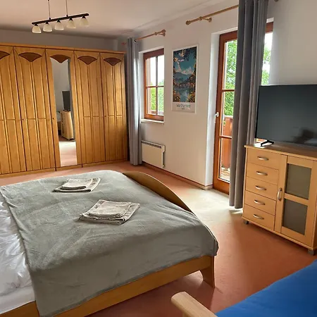 Sara - Traumhafter Seeblick, Familienparadies, Ruhelage * Sankt Bartlmae