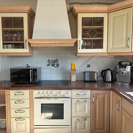 Sara - Woertherseeblick, Skifahren, Sauna Villa *