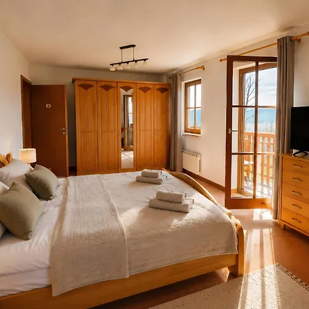 Sara - Traumhafter Seeblick, Familienparadies, Ruhelage Sankt Bartlmae
