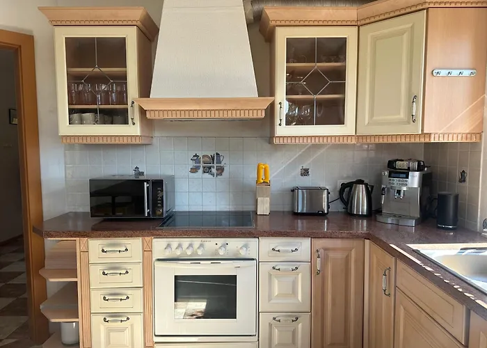 Villa Sara - Wörtherseeblick, Skifahren, Sauna Villa *